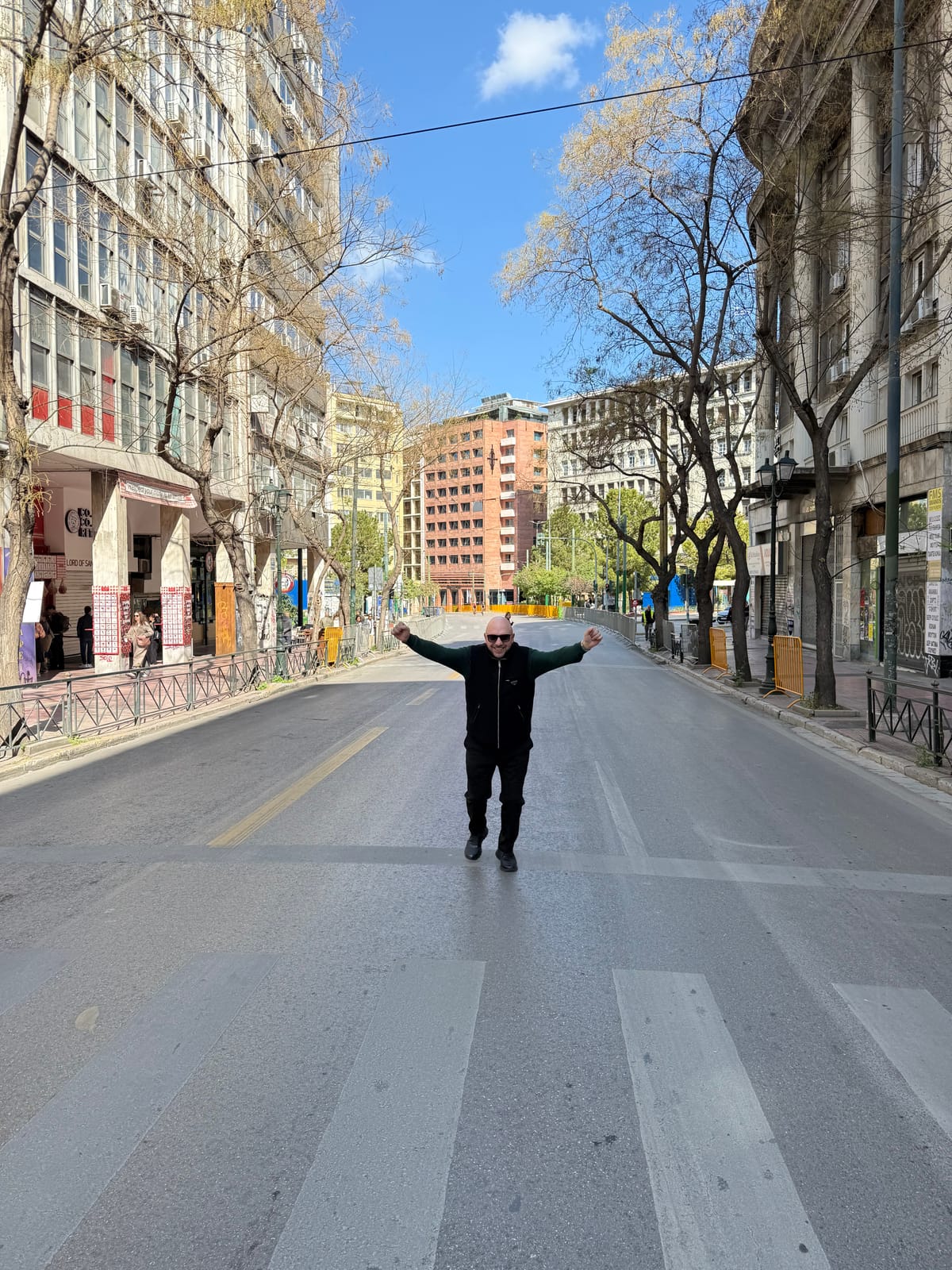 Αθήνα, η πόλη που κυλά αργά: Σκέψεις μέσα από το τιμόνι